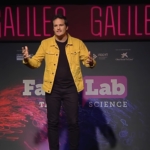 Juan Margalef en su exposición en FameLab (captura de Youtube)