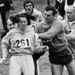 Kathrine Switzer corriendo el maratón de Boston en 1967. Foto: PULL