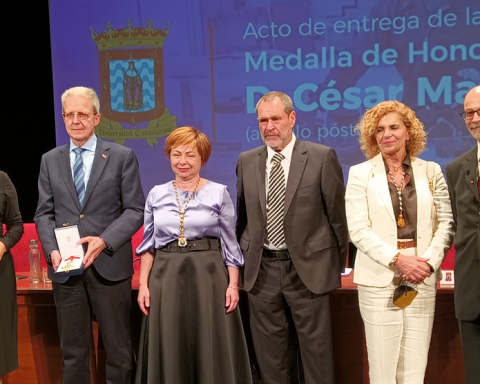 Presidenta del Cabildo Insular de Lanzarote, presidente de la Fundación César Manrique, Rectora de la ULL, director de la Cátedra Cultural César Manrique y Secretaria general de la ULL en la entrega de la Medalla de Honor a César Manrique Foto: M. García